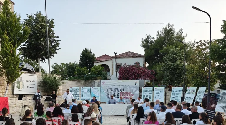 Në Konispol u mbajt simpoziumi shkencor në përkujtim të 80-vjetorit të gjenocidit ndaj shqiptarëve të Çamërisë