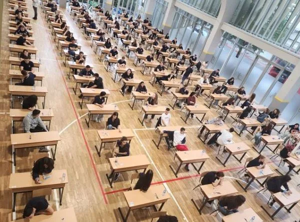 Matura Shtetërore, shpallen rezultatet e provimit të Gjuhës së Huaj