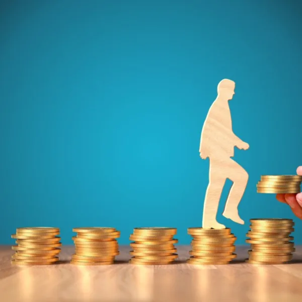 Privati nuk po e ndjek shtetin, jep paga 20% më&hellip;