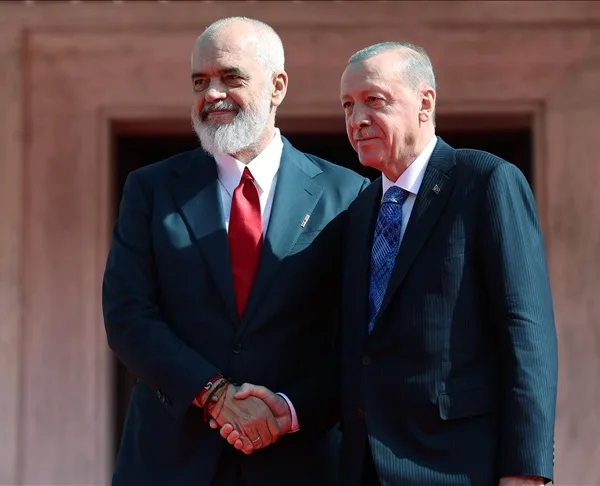 Presidenti Erdoğan takohet me kryeministrin Rama