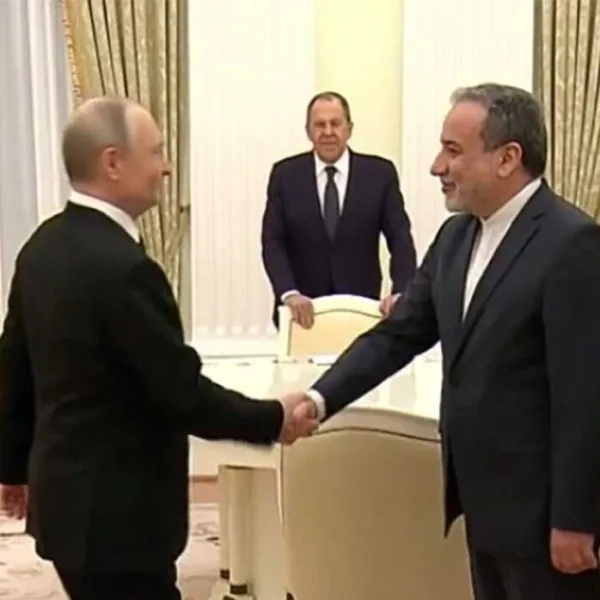 Ministri i Jashtëm iranian takon Putinin, në Teheran shtohen thirrjet&hellip;