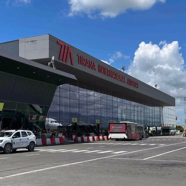 Aeroporti i Tiranës “thyen” rekord në gusht – Regjistrohen mbi&hellip;