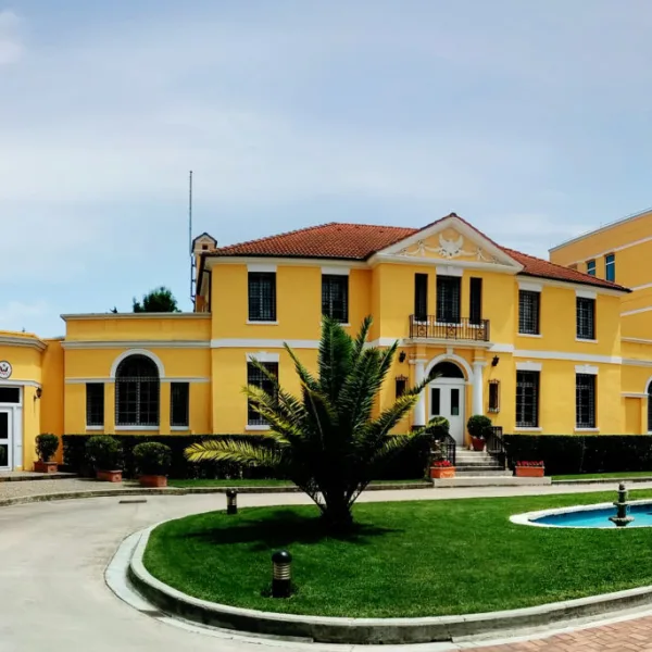 Ambasada e SHBA-së në Tiranë njoftim zyrtar për pezullimin e&hellip;