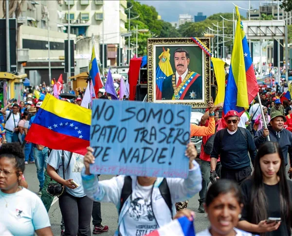 Mijëra njerëz marshojnë në Venezuelë duke kërkuar lirimin e presidentit&hellip;