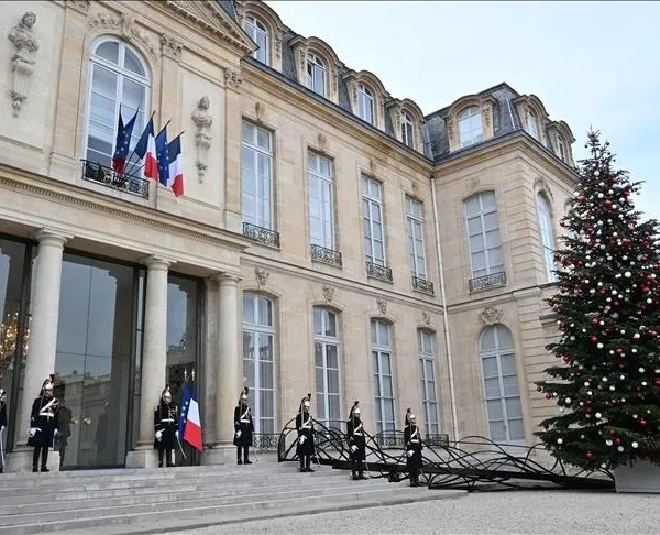 Franca bën thirrje për stërvitje të NATO-s në Grenlandë, ndërsa&hellip;