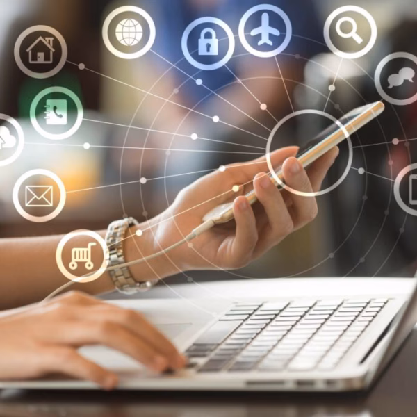 Përdorimi i internetit rritet në Shqipëri, por aftësitë bazë mbeten&hellip;