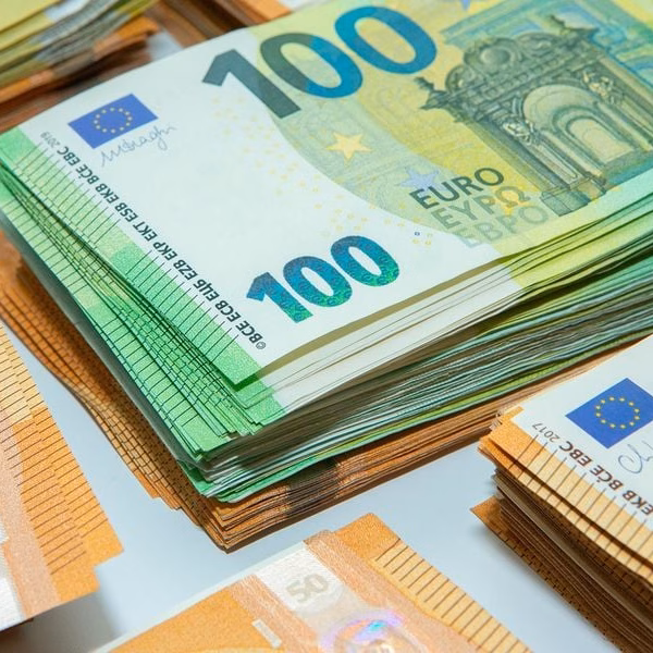 Banka e Shqipërisë bleu gati 140…
